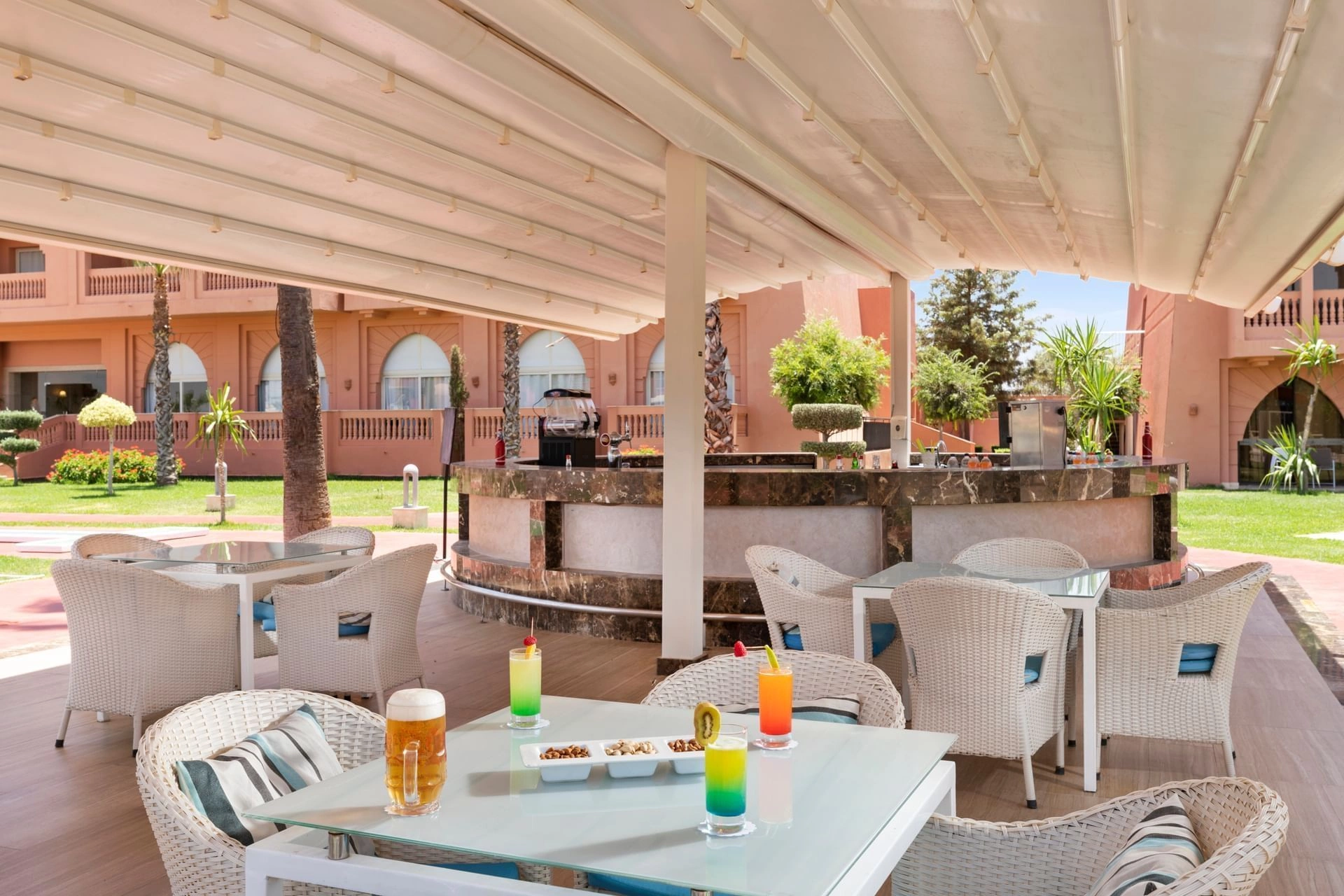 09_Sunrise_bar.jpg