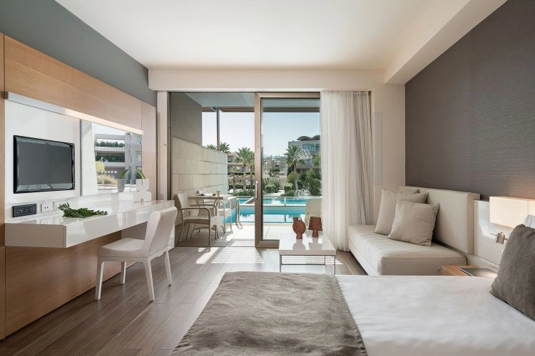 07_Deluxe_room_private_pool.jpg