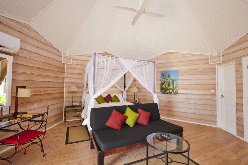 Kuredu_PremiumBeachVilla_Interior.jpg