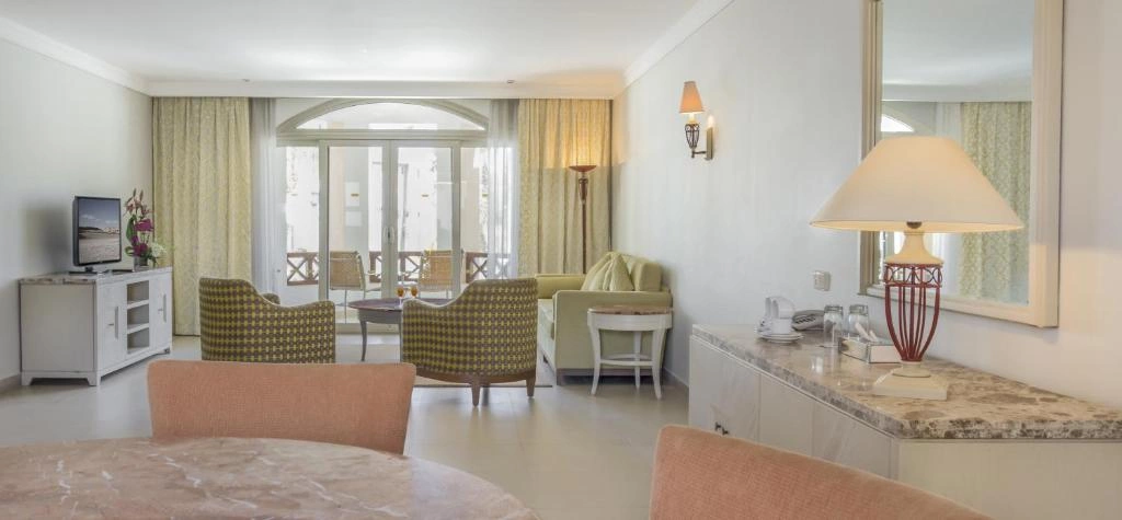 concorde-el-salam-sharm-el-sheikh-front-hotel-two-bedroom-suite-4-adults-2-children_17066995801.jpg