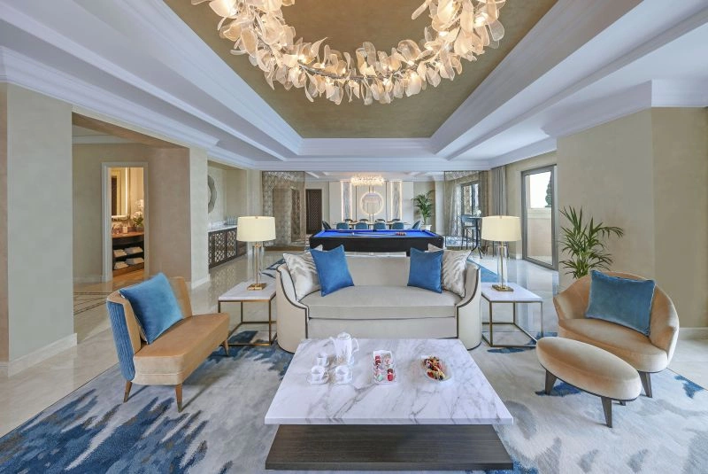 15_presidentialsuitelivingroom.jpg