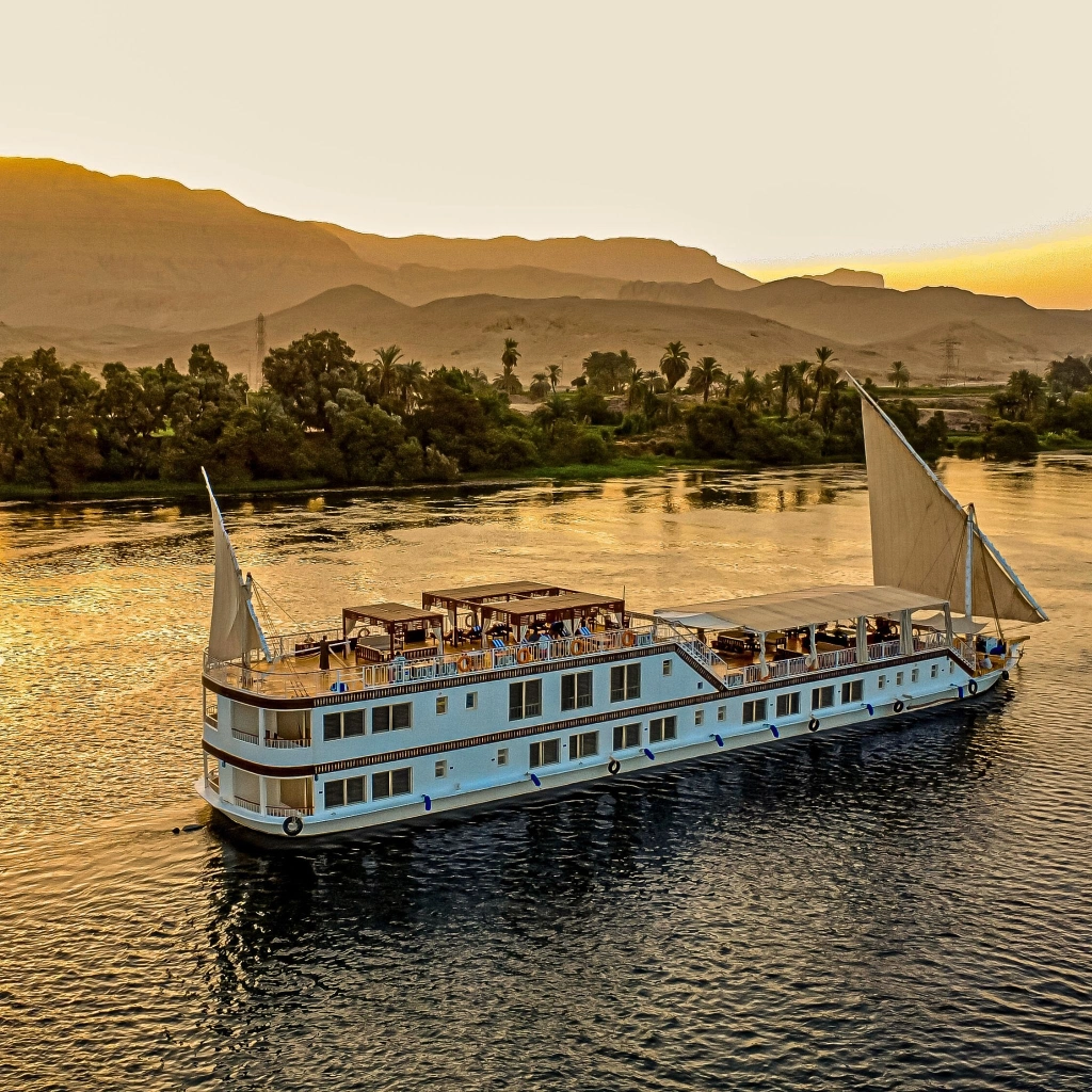 Les Merveilles de l'Egypte en Dahabyia Queen Tyi V 16J/14N avec le Fayrouz Plaza Resort 5*