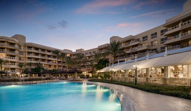 Main_Pool_View_3.jpg