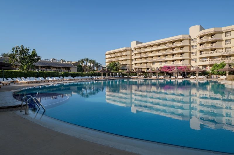 Main_Pool_View.jpg