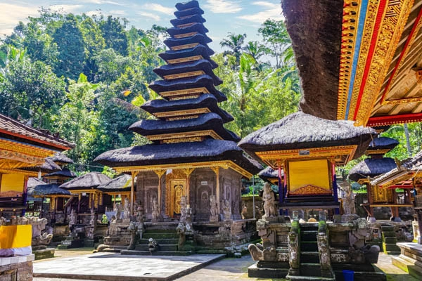 Circuit Traditions et culture balinaise en privatif et extension au Mövenpick Resort & Spa Jimbaran *****