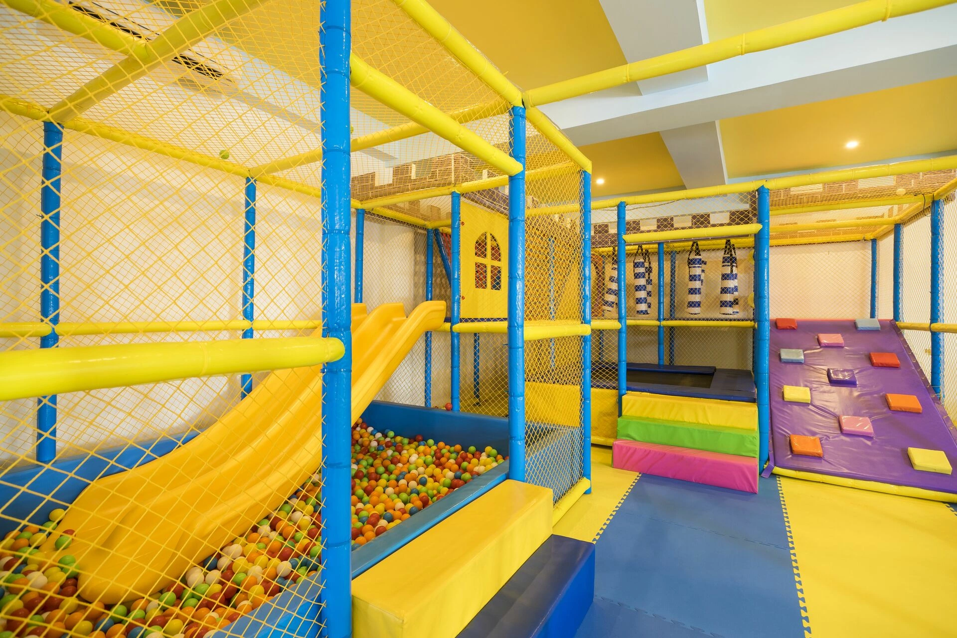 Kids_Club_1.jpg