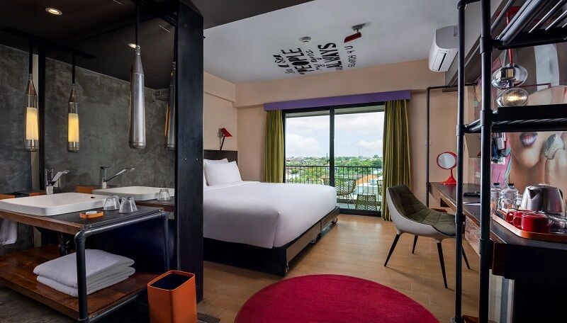 Studio_City_Room_1.jpg