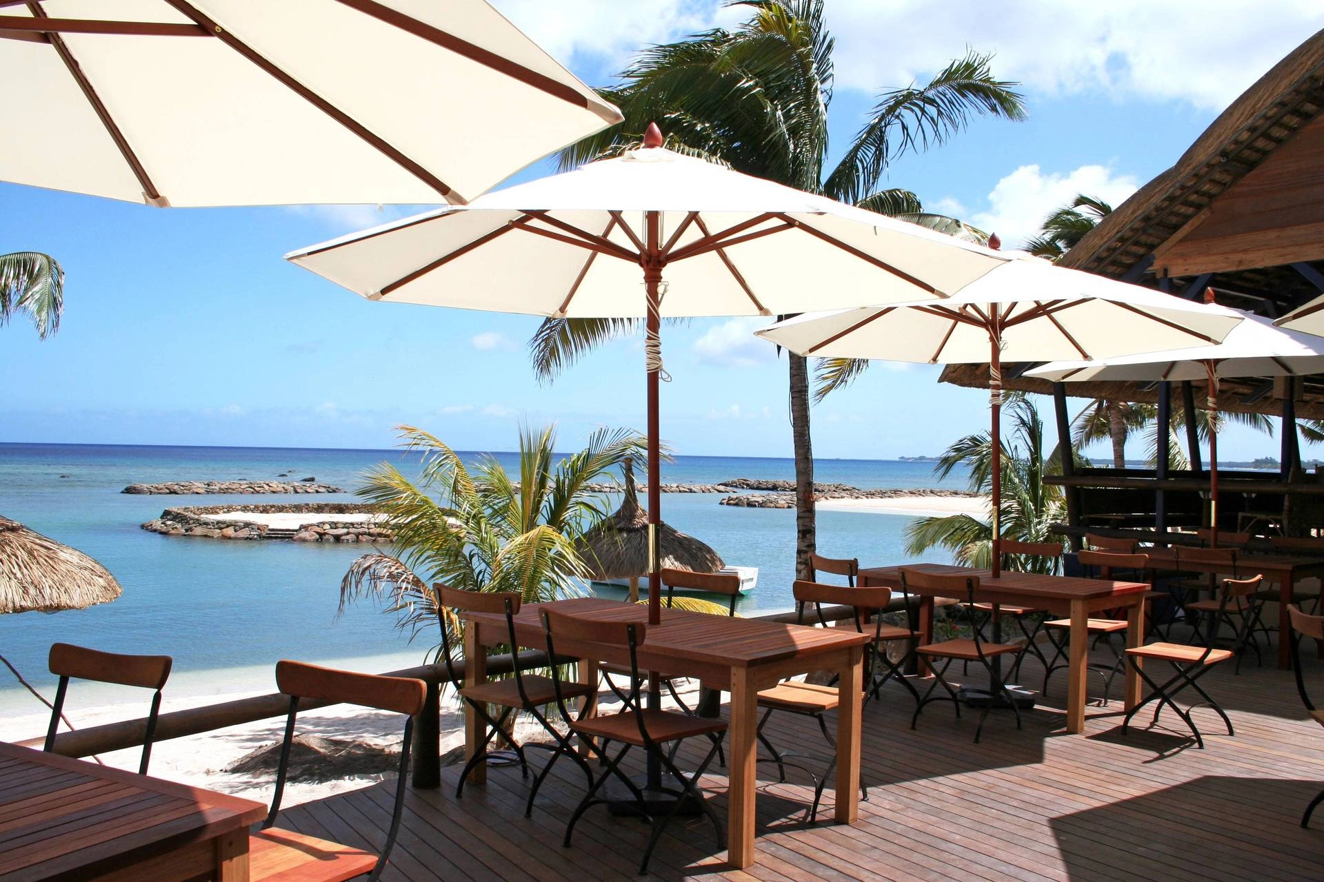 Restaurant_sea_viewweb.jpg