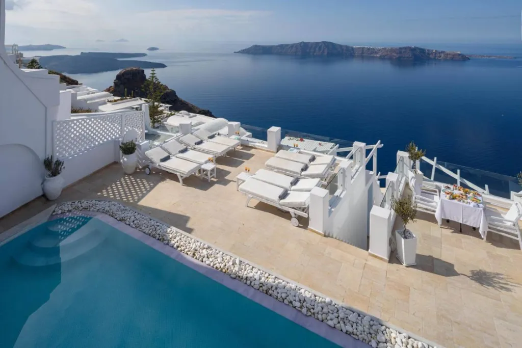 Above Blue Suites 5*