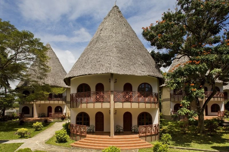 Paradise_Superior_Exterior_with_Garden.jpg