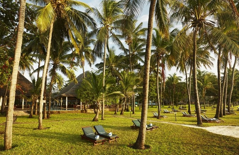 Village_garden_from_sea.jpg