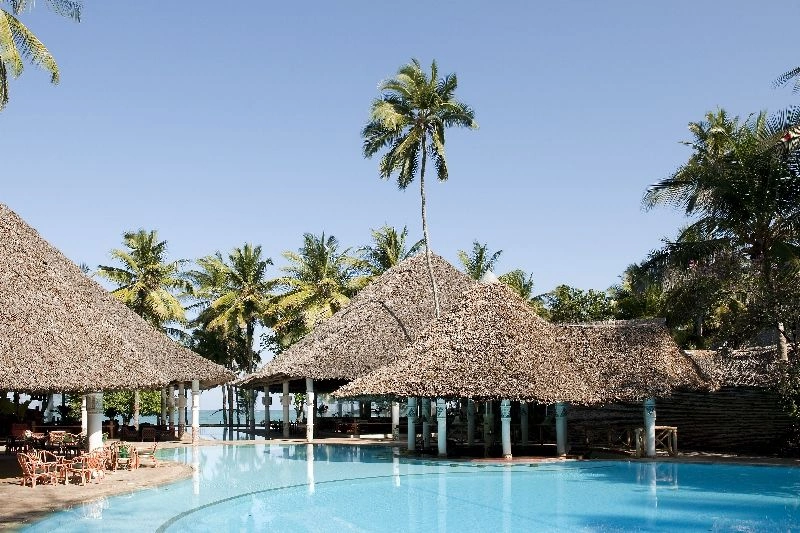 Village_Pool_and_Bars.jpg