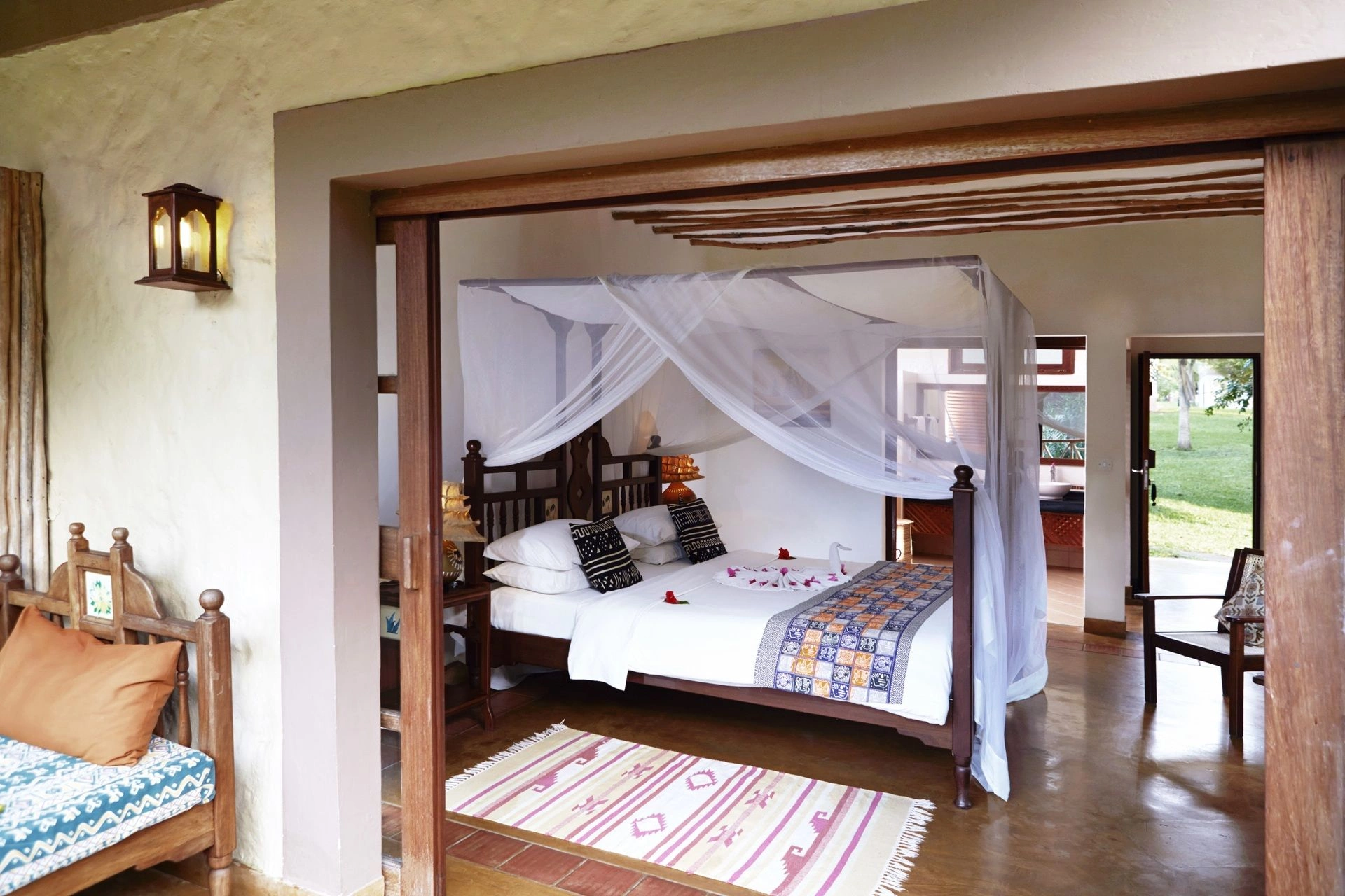 Palm_Deluxe_Room.jpg
