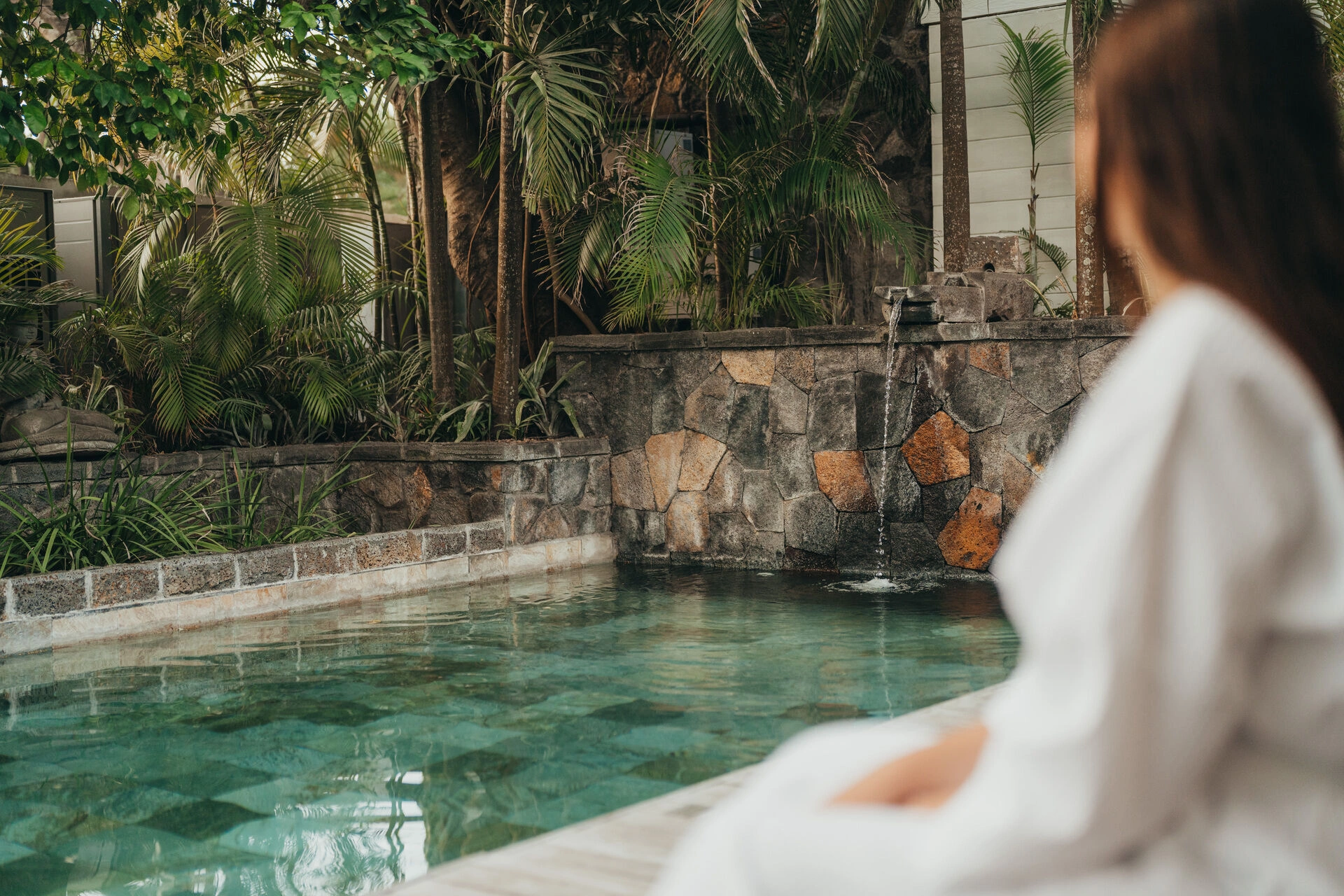 Spa_-_Tropical_Pool_Couple.jpg