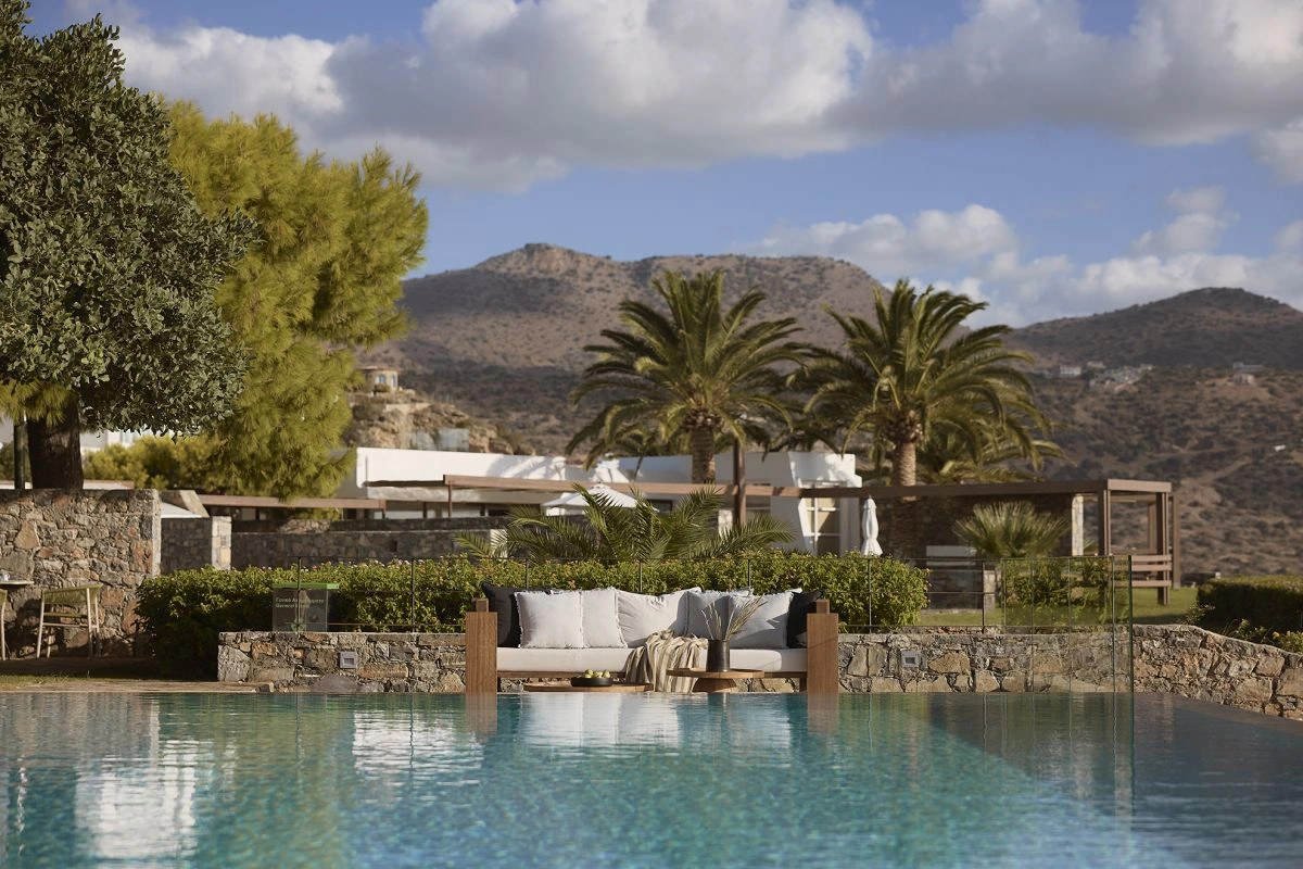 05_Pool_View_.jpg