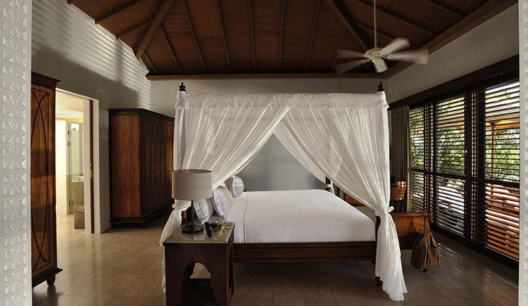 07_Luxury_Ocean_front_pool_villa.jpg
