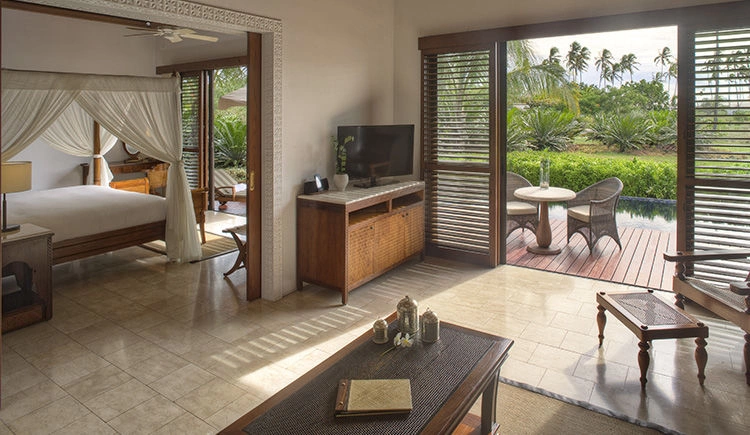 08_Luxury_Ocean_front_pool_villa.jpg