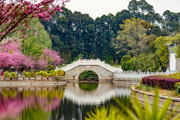 vue_862274_pgbighd.jpg