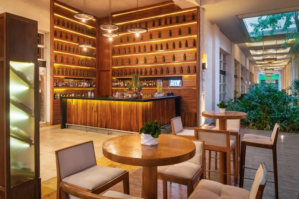 256aParadisusPlayaDelCarmen-North_Avenue_Bar.jpg