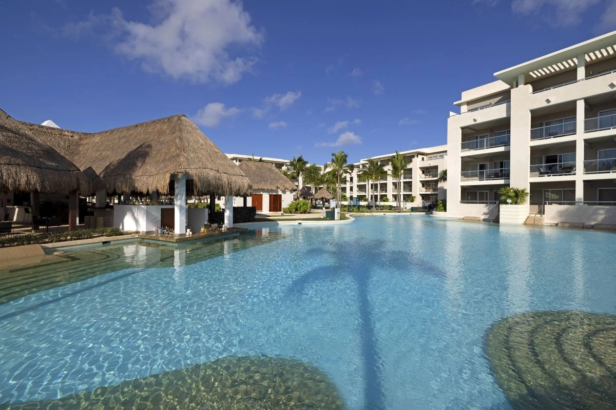 302ParadisusPlayaDelCarmen-Main_Pool1.jpg