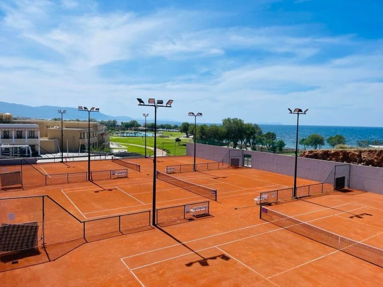 Terrain_de_Tennis.jpg