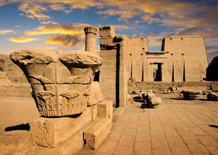 01_Temple_of_Edfu.jpg