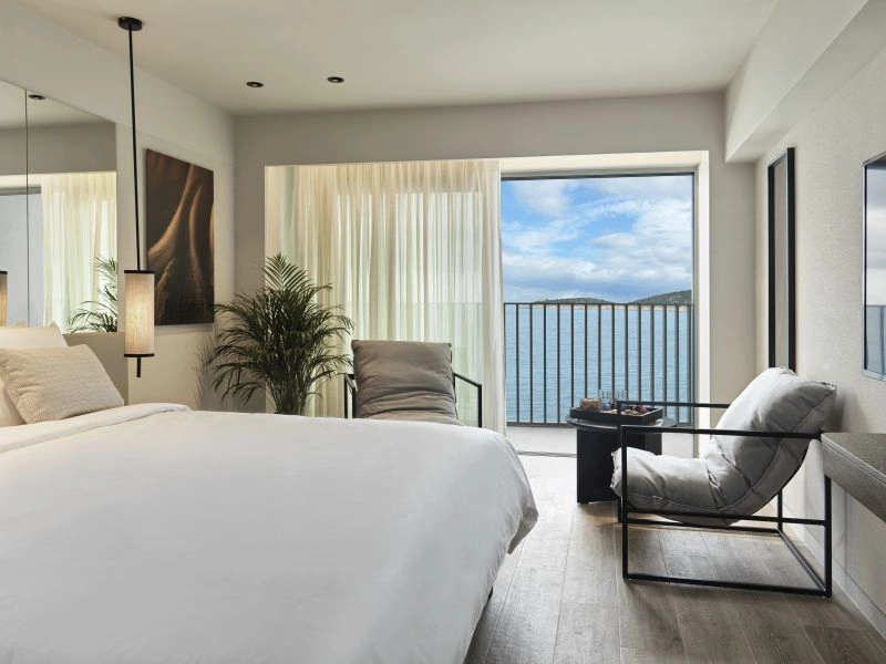 04_deluxe_retreat_seaview_main_photo.jpg