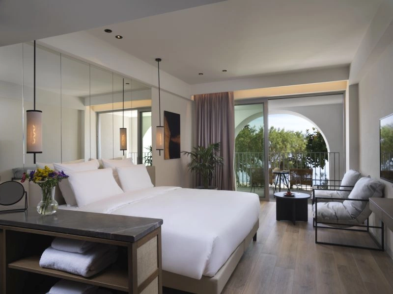 19_junior__suite__sea_view_main_photo.jpg