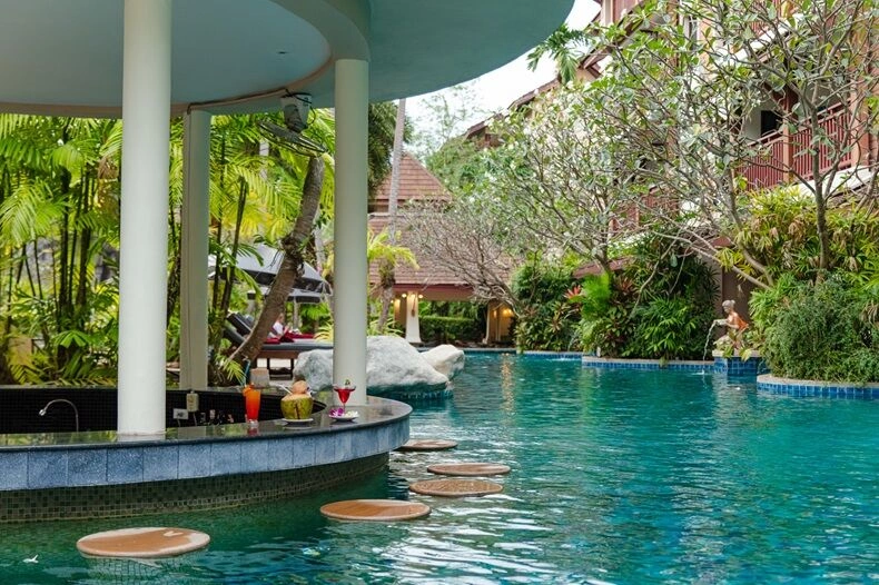 Pool_Bar_2.jpg