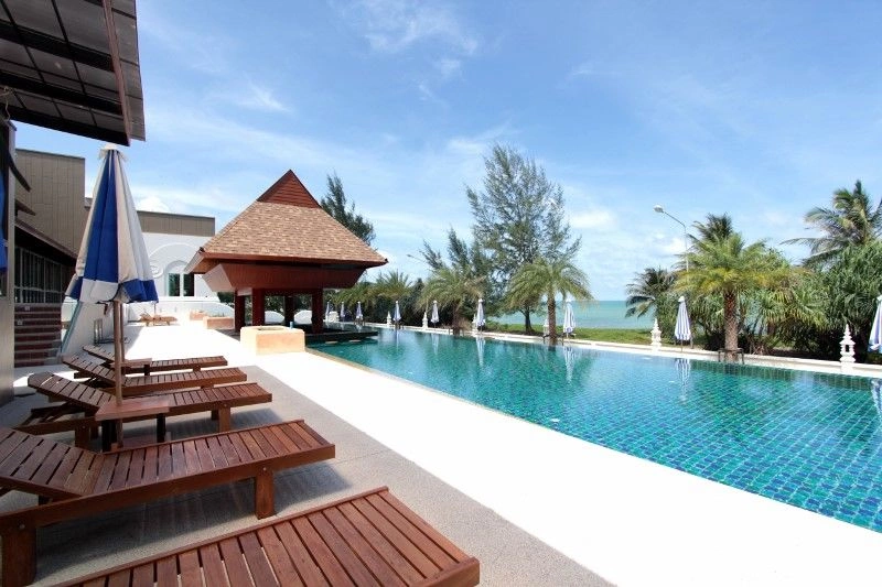 piscine_principale.jpg
