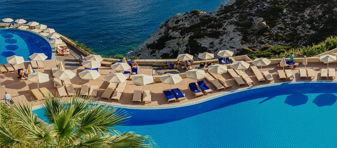 10_Piscine_promosejours_athina_palace_crete.jpg