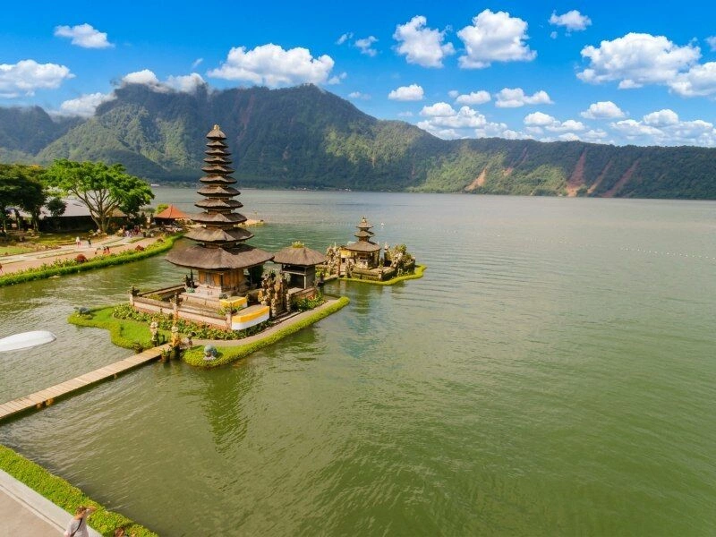 Ulun_Danu_Beratan_Temple.jpg