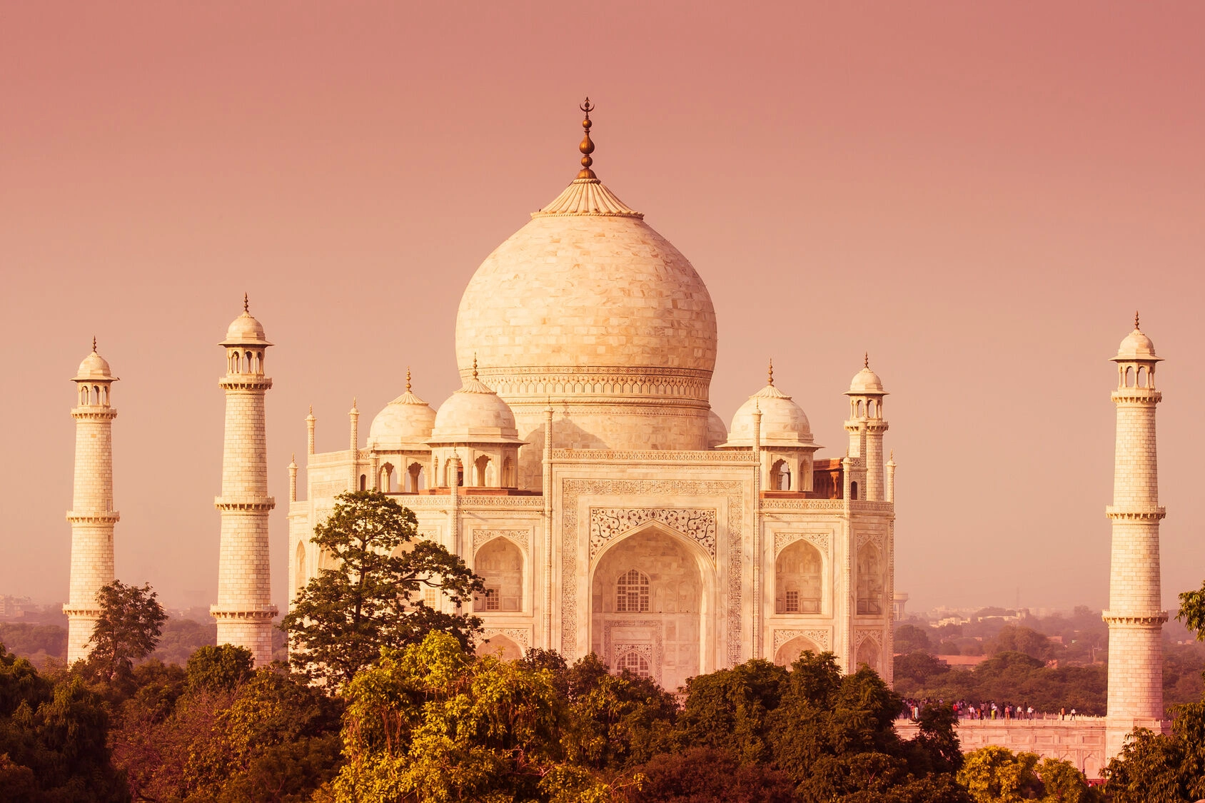 Taj_Mahal_Fotolia_117789973_Subscription_Monthly_M.jpg