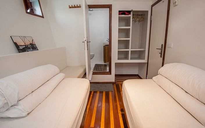 cabin_2_cba52_lg.jpg