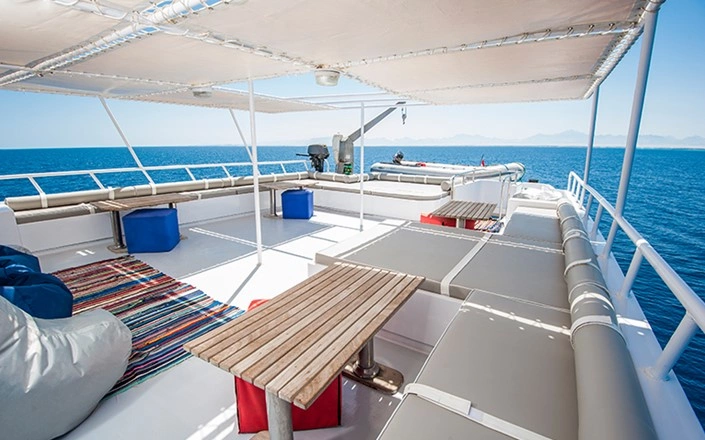 upper_deck_2_1ee3c_lg.jpg
