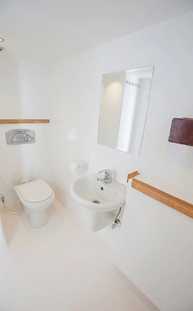 bathroom_4d35e_lg.jpg