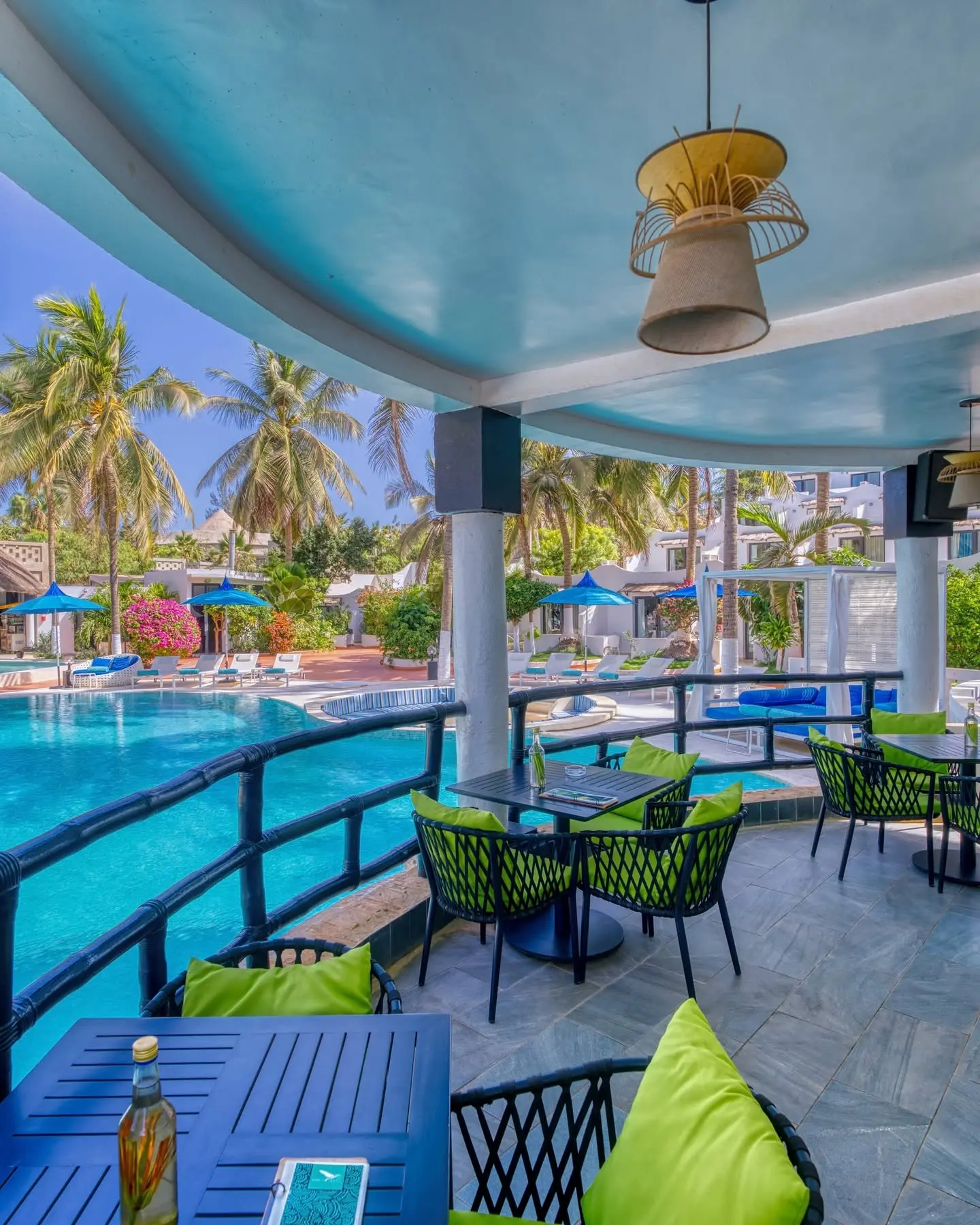 BAR PISCINE.jpg