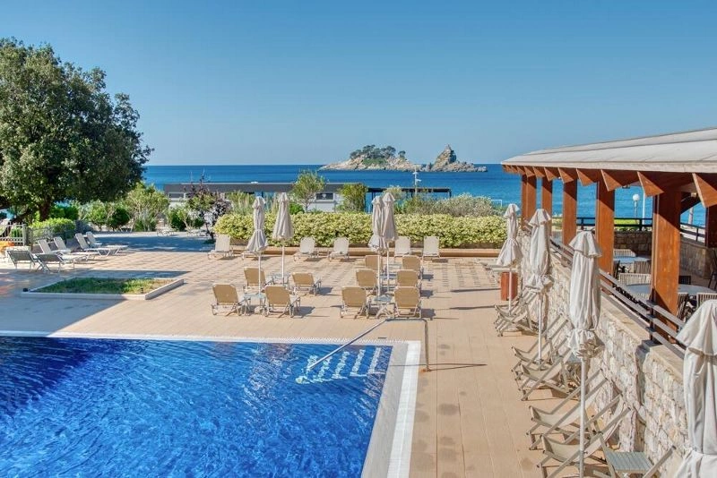 Palas 4*