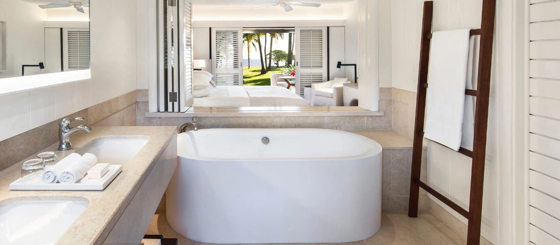 13_prestige_junior_suite_bathroom.jpeg