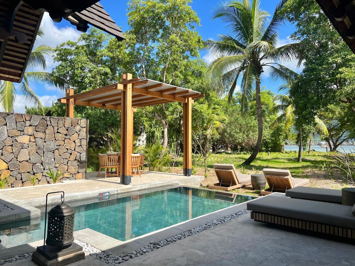 Beachfront_Family_Luxury_Suite_Pool_Villa_.jpg