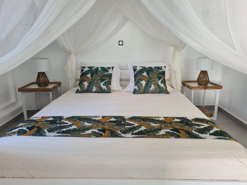 1_chambre_baldaquin_3.jpg