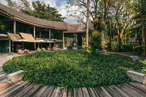 vue_920747_pgbighd.jpg