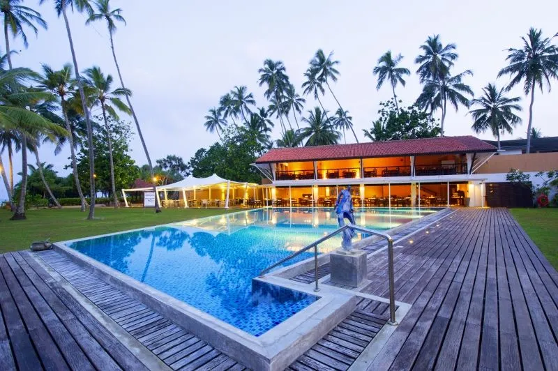 1._AVANI_Bentota_Resort__Spa__Breeze_Restaurant_.jpg