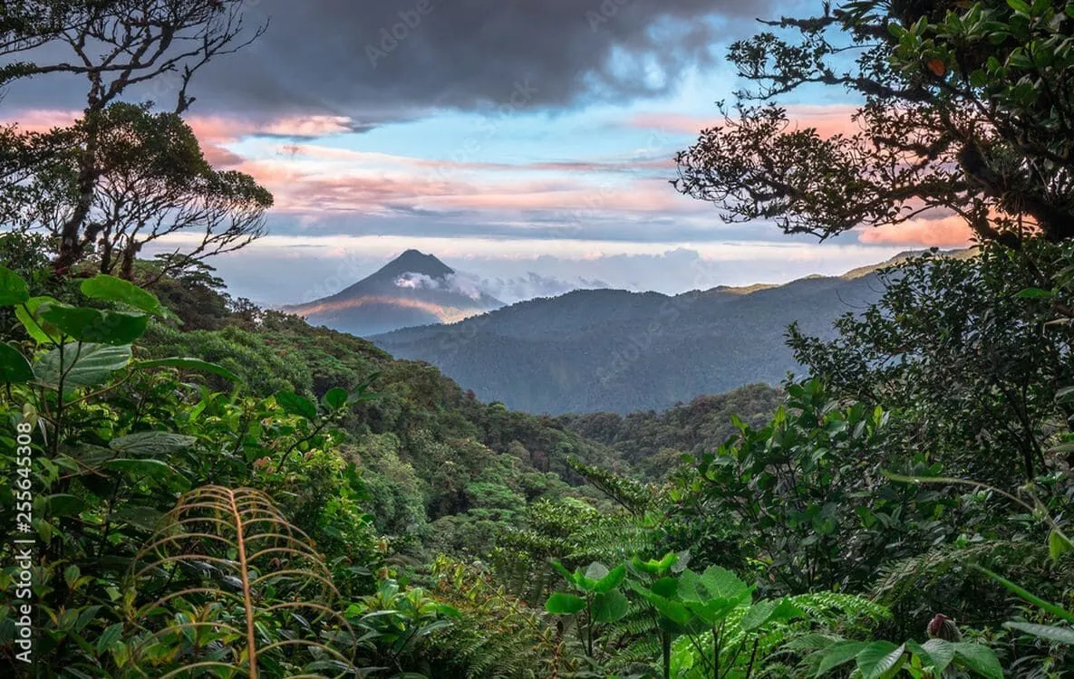 01-Monteverde-et-volcan-arenal.jpg