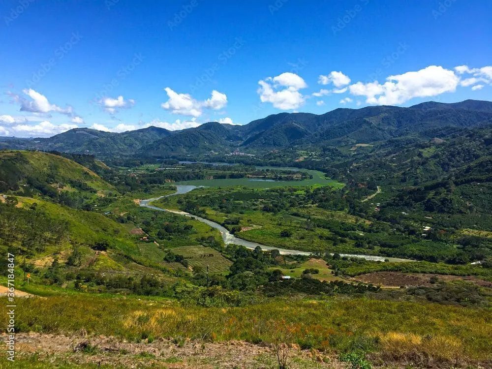 04-Vallee-de-Orosi.jpg