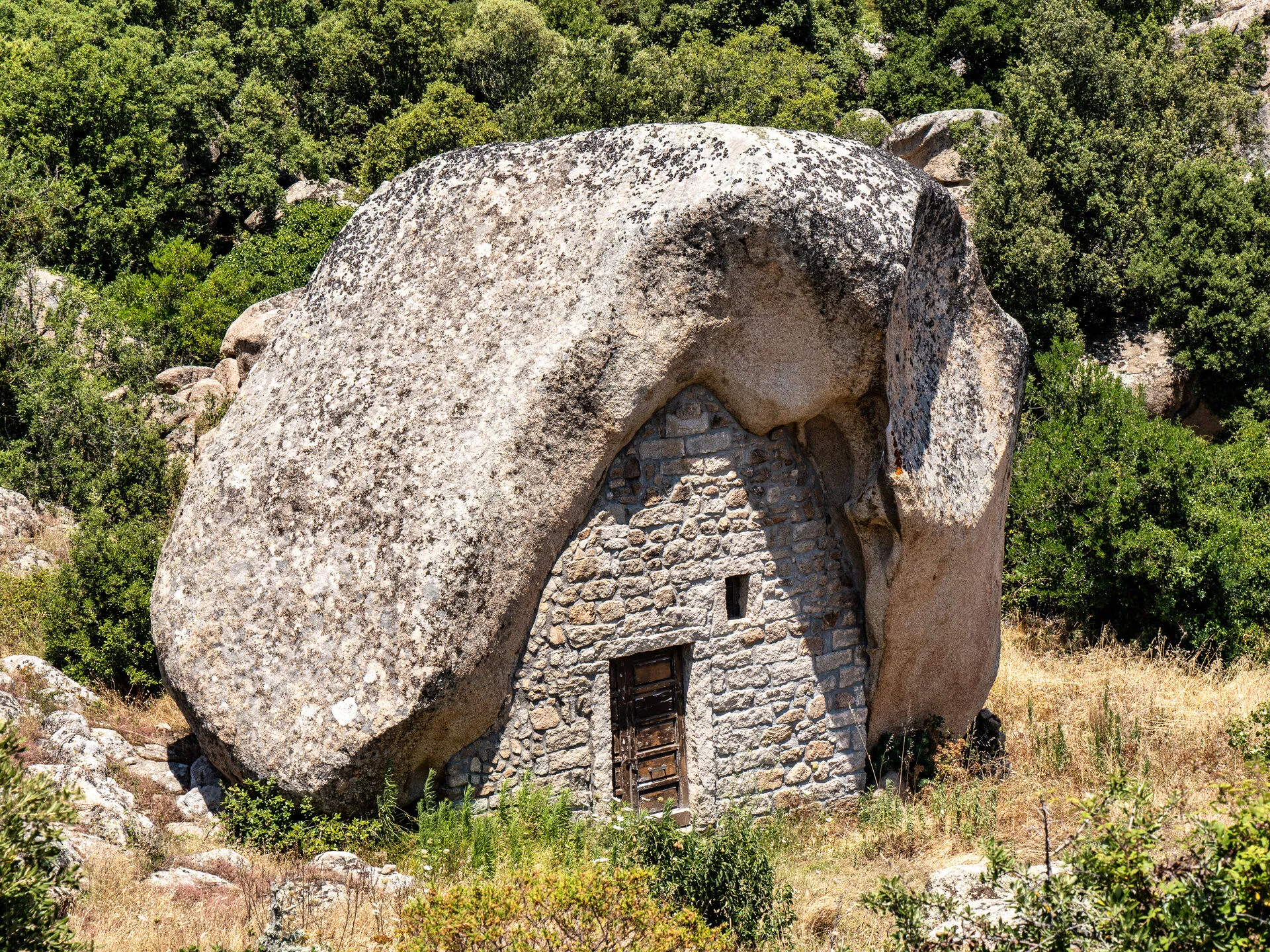 Tempio_Pausania_AdobeStock_418189931.jpeg