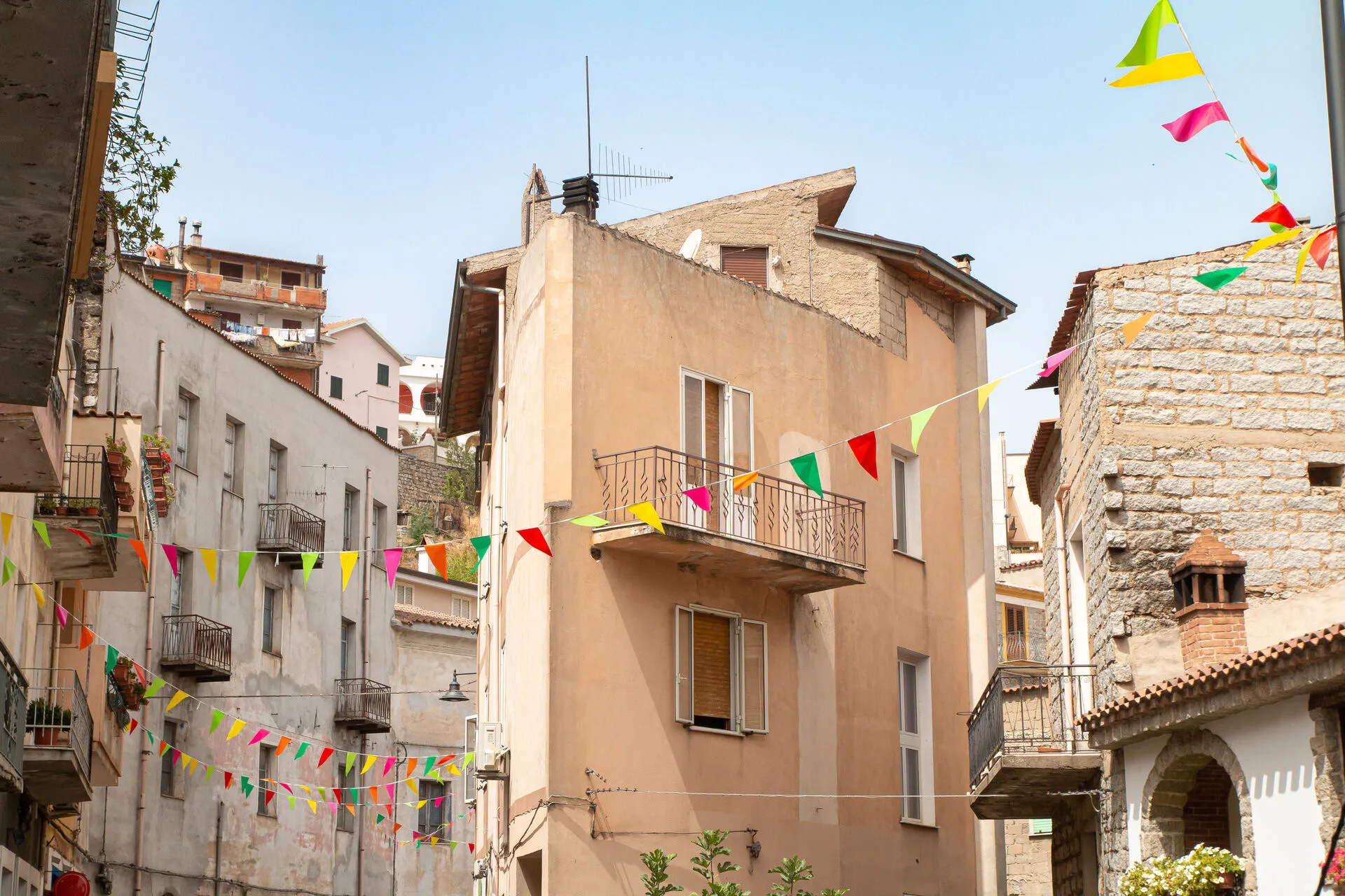 Orgosolo_rues_AdobeStock_465853692.jpeg