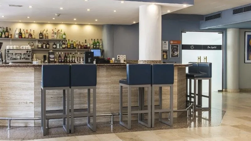 bar.jpg