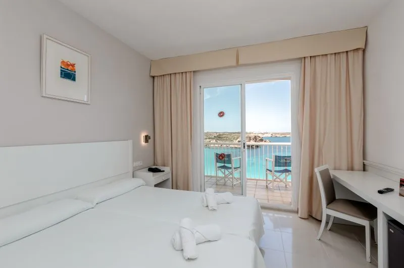 SEA_VIEW_ROOM.jpg
