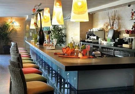 Bar.jpg
